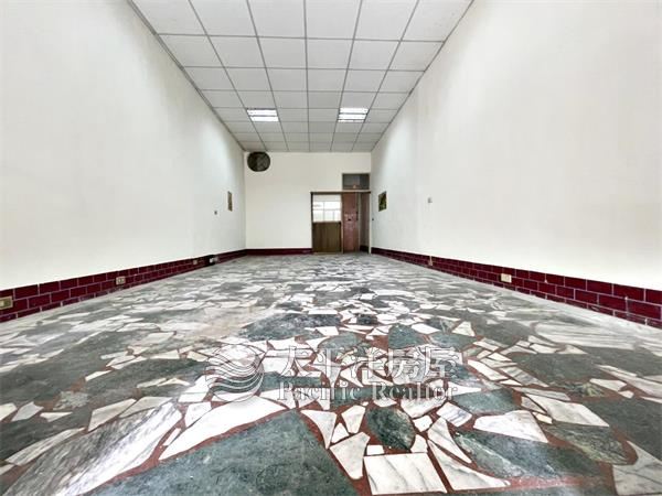 臨路4大房傳統國小旁美透天 照片2