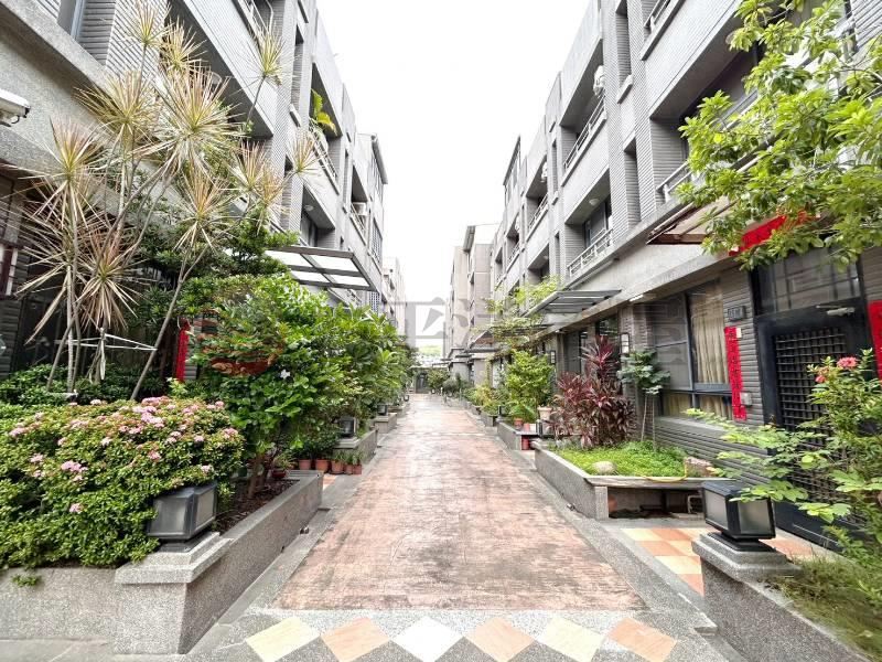 龍泉國小旁傳統四房美墅