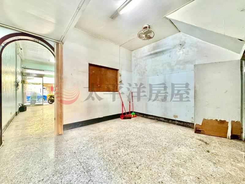 沙鹿家樂福巷內臨路透天 照片2