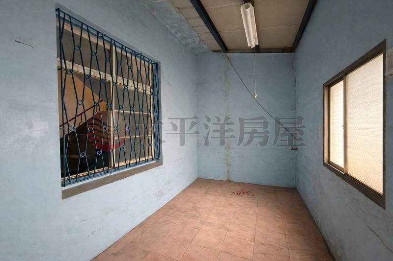 秒殺家樂福大地坪透天 照片11