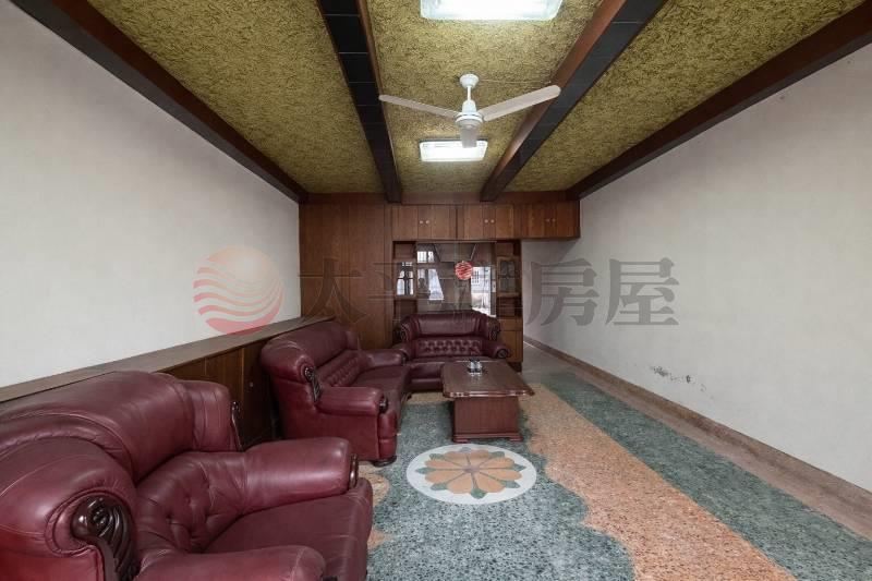 秒殺家樂福大地坪透天 照片15