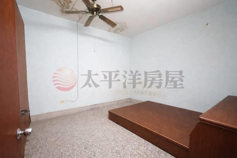 秒殺家樂福大地坪透天 照片17