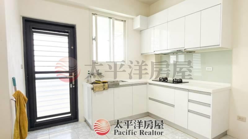免整理店住|清水車站旁臨路邊間透天 照片3